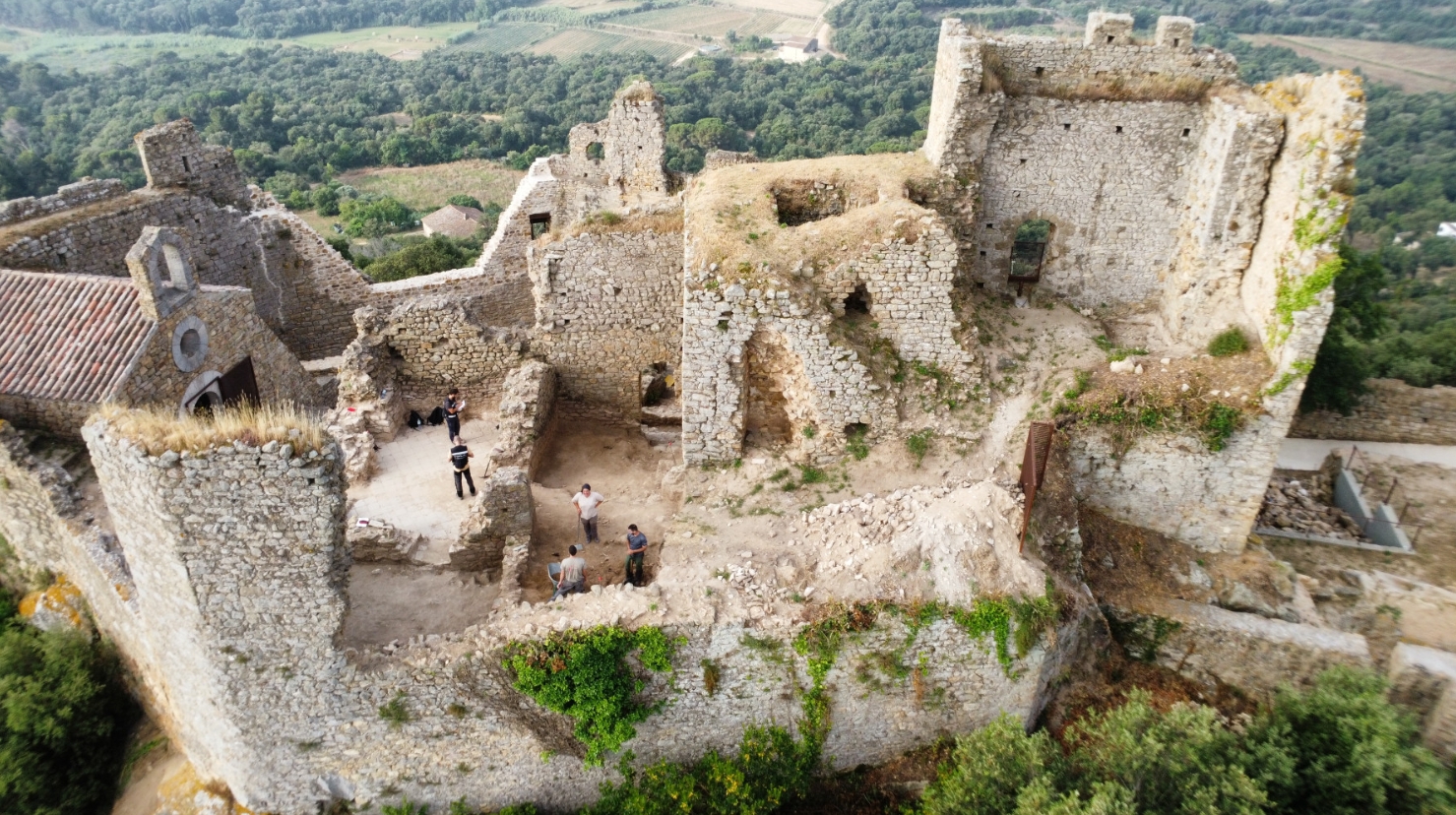 castell-next-generation (2).jpg